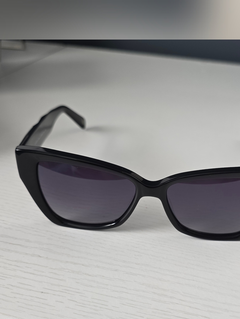 Classic Black Cat-Eye Sunglasses - Black